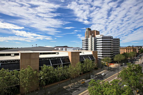 Adelaide DressCircle Apartments - North Terrace - Broome Tourism 35