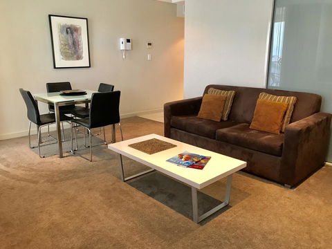 Adelaide DressCircle Apartments - North Terrace - Broome Tourism 10