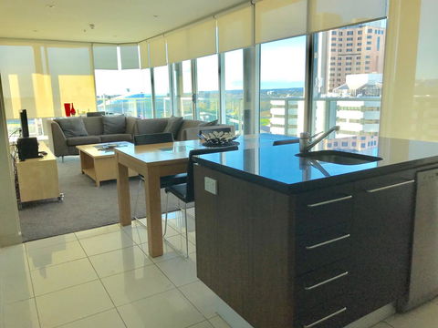 Adelaide DressCircle Apartments - North Terrace - Broome Tourism 3