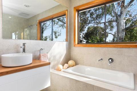 Port Of Call - Port Willunga - C21 SouthCoast Holidays - Broome Tourism 8