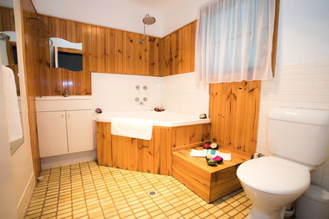 Seppelts View Cabins - Broome Tourism 40