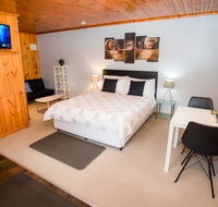 Seppelts View Cabins - Broome Tourism