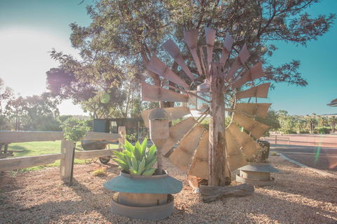 Seppelts View Cabins - Broome Tourism 11