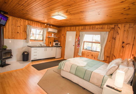 Seppelts View Cabins - Broome Tourism 22
