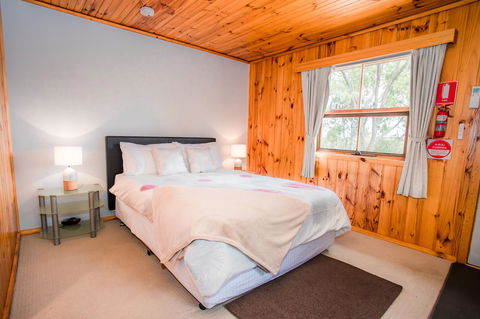 Seppelts View Cabins - Broome Tourism 33