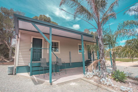 Seppelts View Cabins - Broome Tourism 1