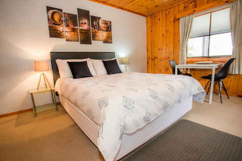 Seppelts View Cabins - Broome Tourism 13
