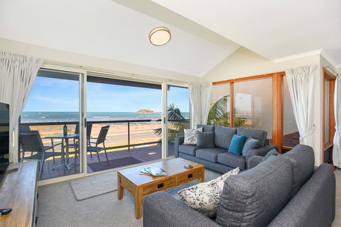 Franklin Beachfront Apartments - Broome Tourism 6