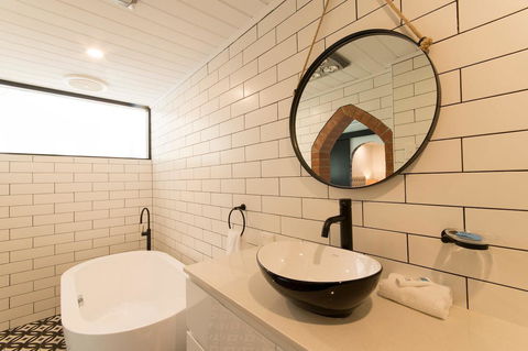 The Manor Basket Range - Broome Tourism 2