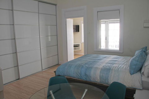 Smugglers Inn Studio Apartments - Broome Tourism 6