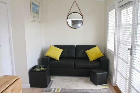 Smugglers Inn Studio Apartments - Broome Tourism 11