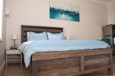 Smugglers Inn Studio Apartments - Broome Tourism 0