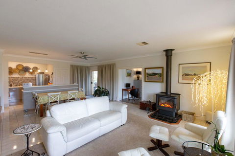 Angaston House - Broome Tourism 2