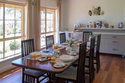 Angaston House - Broome Tourism 11