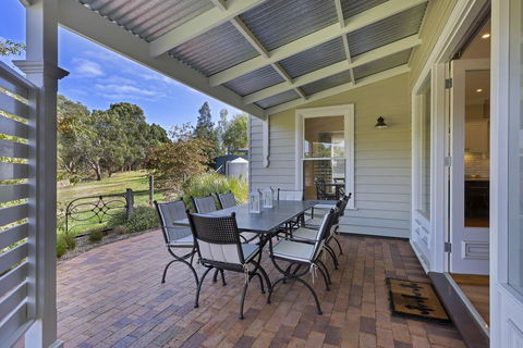 Grandview Accommodation - The Elm Tree Apartments - Broome Tourism 5