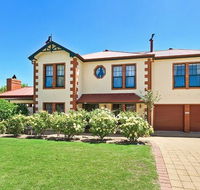 Wine and Roses Bed and Breakfast - Broome Tourism