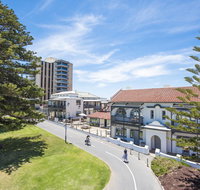 Seawall Apartments