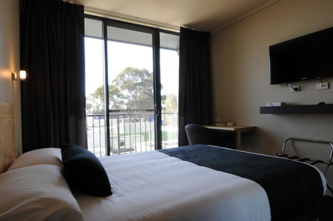 Mansfield Park Hotel - Broome Tourism 7