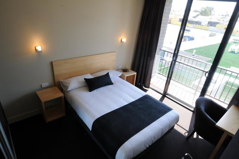 Mansfield Park Hotel - Broome Tourism 12