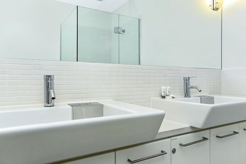 Breeze Beachfront Apartment - Broome Tourism 16