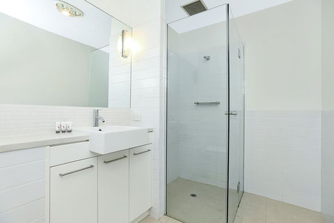 Breeze Beachfront Apartment - Broome Tourism 14