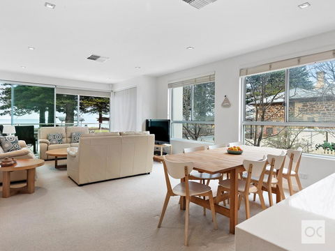 Breeze Beachfront Apartment - Broome Tourism 19