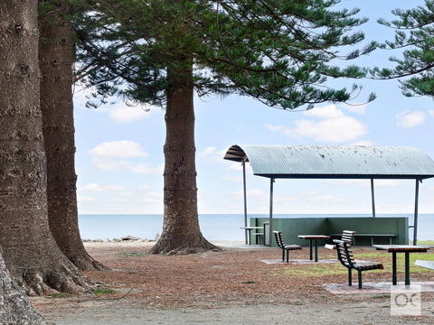 Breeze Beachfront Apartment - Broome Tourism 21