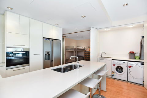 Breeze Beachfront Apartment - Broome Tourism 6