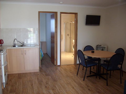 Jacko's Holiday Cabins - Broome Tourism 3