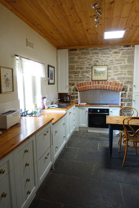 Amy\'s House Bed & Breakfast - Broome Tourism 36
