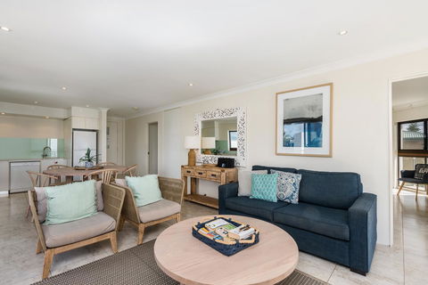 Bayview Beachfront Apartments, In Town Right On The Beach - Broome Tourism 32
