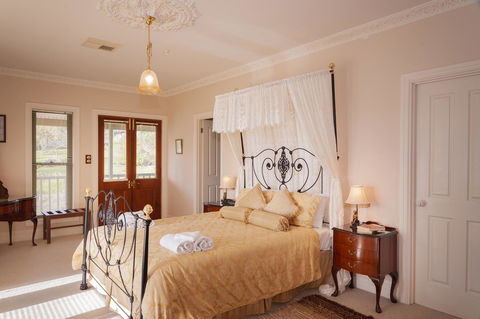 Angaston Saleyards Luxury Accommodation - Broome Tourism 6