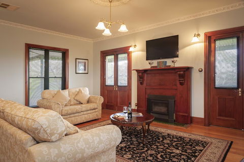 Angaston Saleyards Luxury Accommodation - Broome Tourism 25
