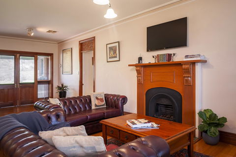Angaston Saleyards Luxury Accommodation - Broome Tourism 24