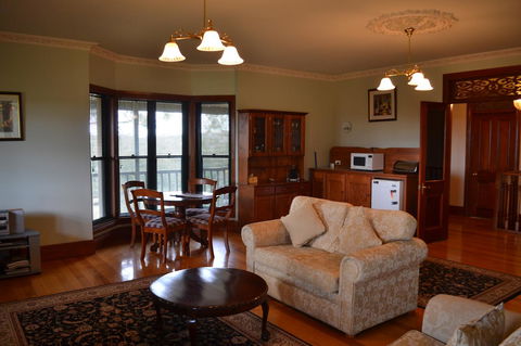 Angaston Saleyards Luxury Accommodation - Broome Tourism 37