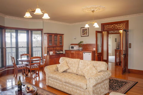 Angaston Saleyards Luxury Accommodation - Broome Tourism 26