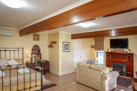 Angaston Saleyards Luxury Accommodation - Broome Tourism 20