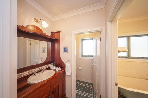 Angaston Saleyards Luxury Accommodation - Broome Tourism 14