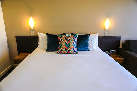 Port Lincoln Hotel - Broome Tourism 10