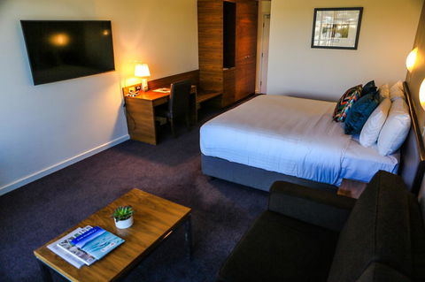 Port Lincoln Hotel - Broome Tourism 11