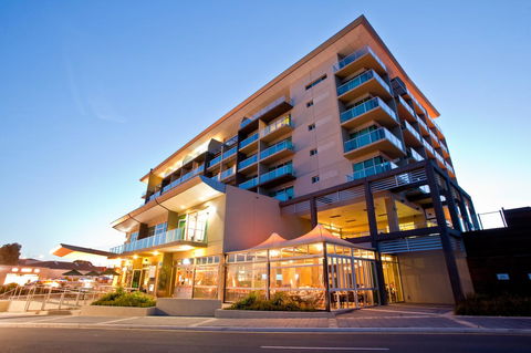 Port Lincoln Hotel - Broome Tourism 18