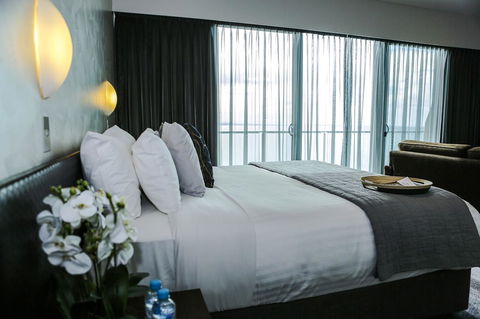 Port Lincoln Hotel - Broome Tourism 8