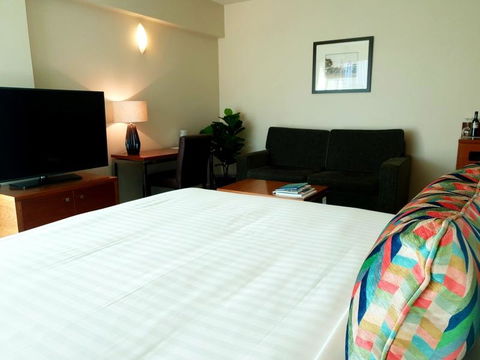 Port Lincoln Hotel - Broome Tourism 4