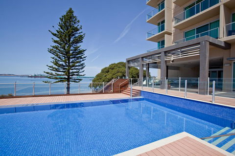 Port Lincoln Hotel - Broome Tourism 0
