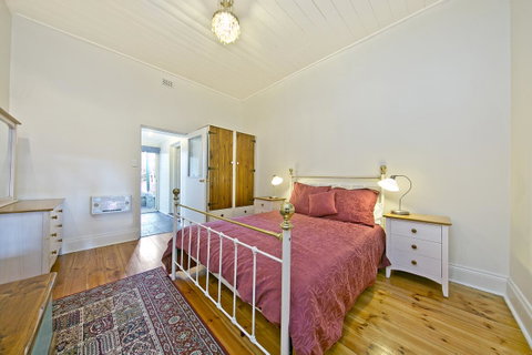 Vineyard Cottage BnB - Broome Tourism 2