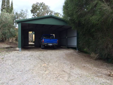 Vineyard Cottage BnB - Broome Tourism 13