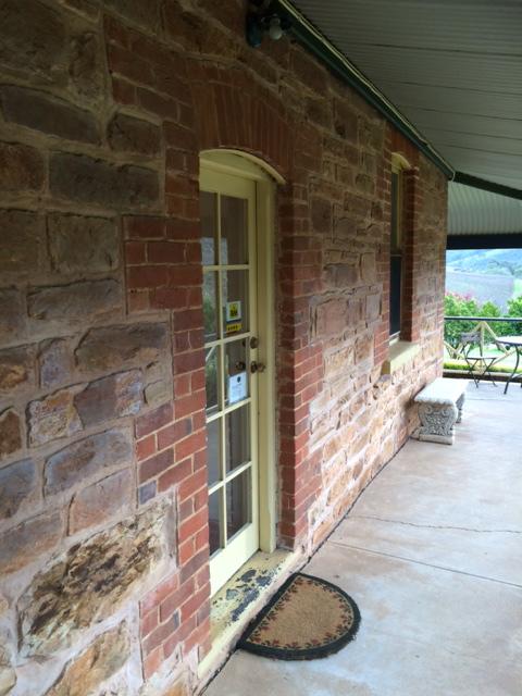 Vineyard Cottage BnB - Broome Tourism 9