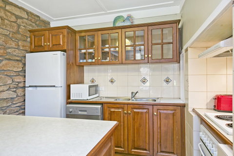 Vineyard Cottage BnB - Broome Tourism 5