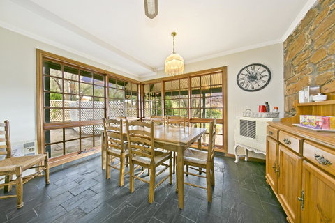 Vineyard Cottage BnB - Broome Tourism 4