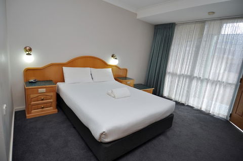 Hilton Beachfront Motel - Broome Tourism 24
